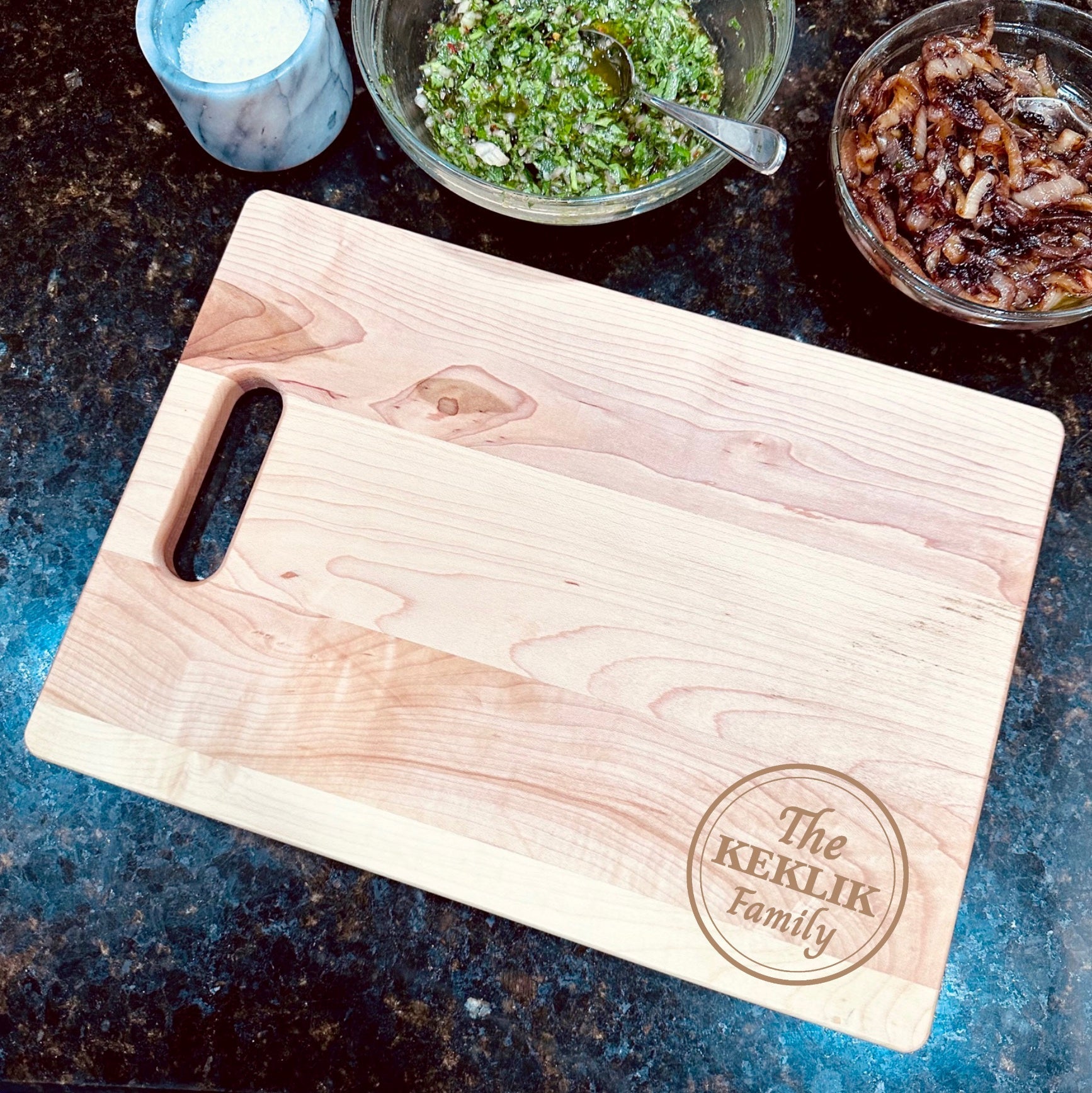 Cutting Board - Maple Board with Handle - Medium - Personalized