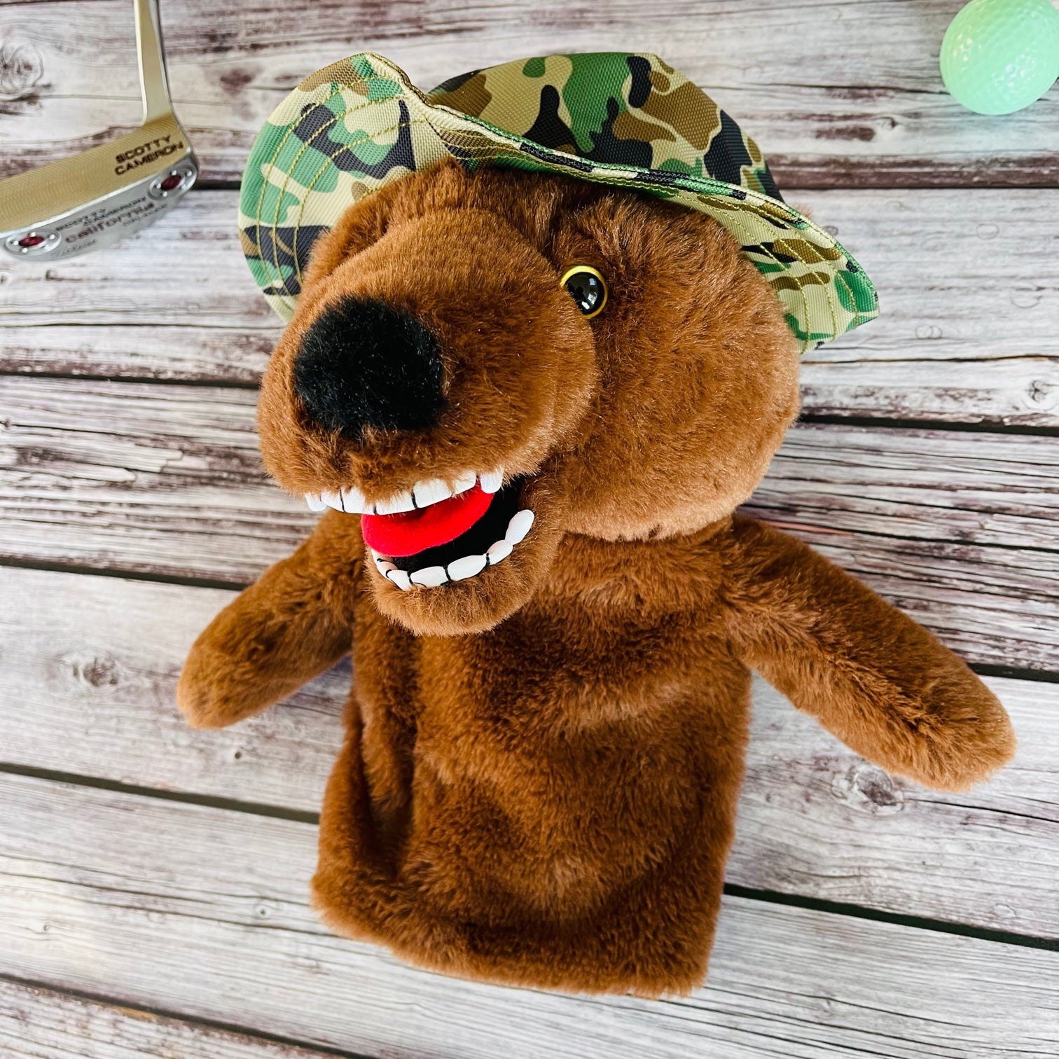 https://www.groovygirlgifts.com/cdn/shop/products/golf-head-covers-military-grizzly-220357_1512x.jpg?v=1683467587